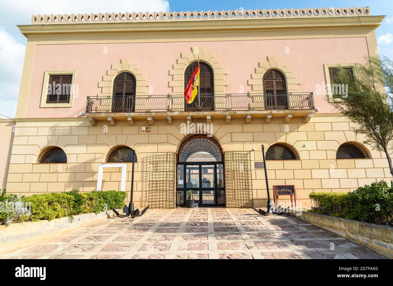 Terrasini, Sizilien, Italien - 26. September 2020: Palast von Aumale, das Regionale Museum für Naturgeschichte in Terrasini, Provinz Palermo. Stockfoto