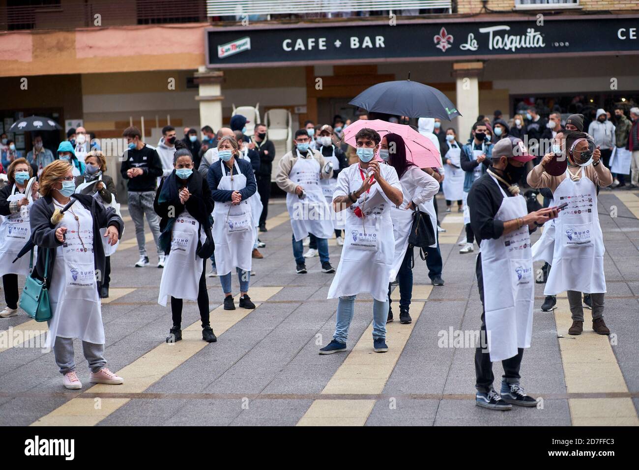 Demonstration für die Zukunft der Hospitality auf der Plaza Espana in Móstoles, Spanien. 22. Oktober 2020. (May Robledo / Alfa Images). Stockfoto