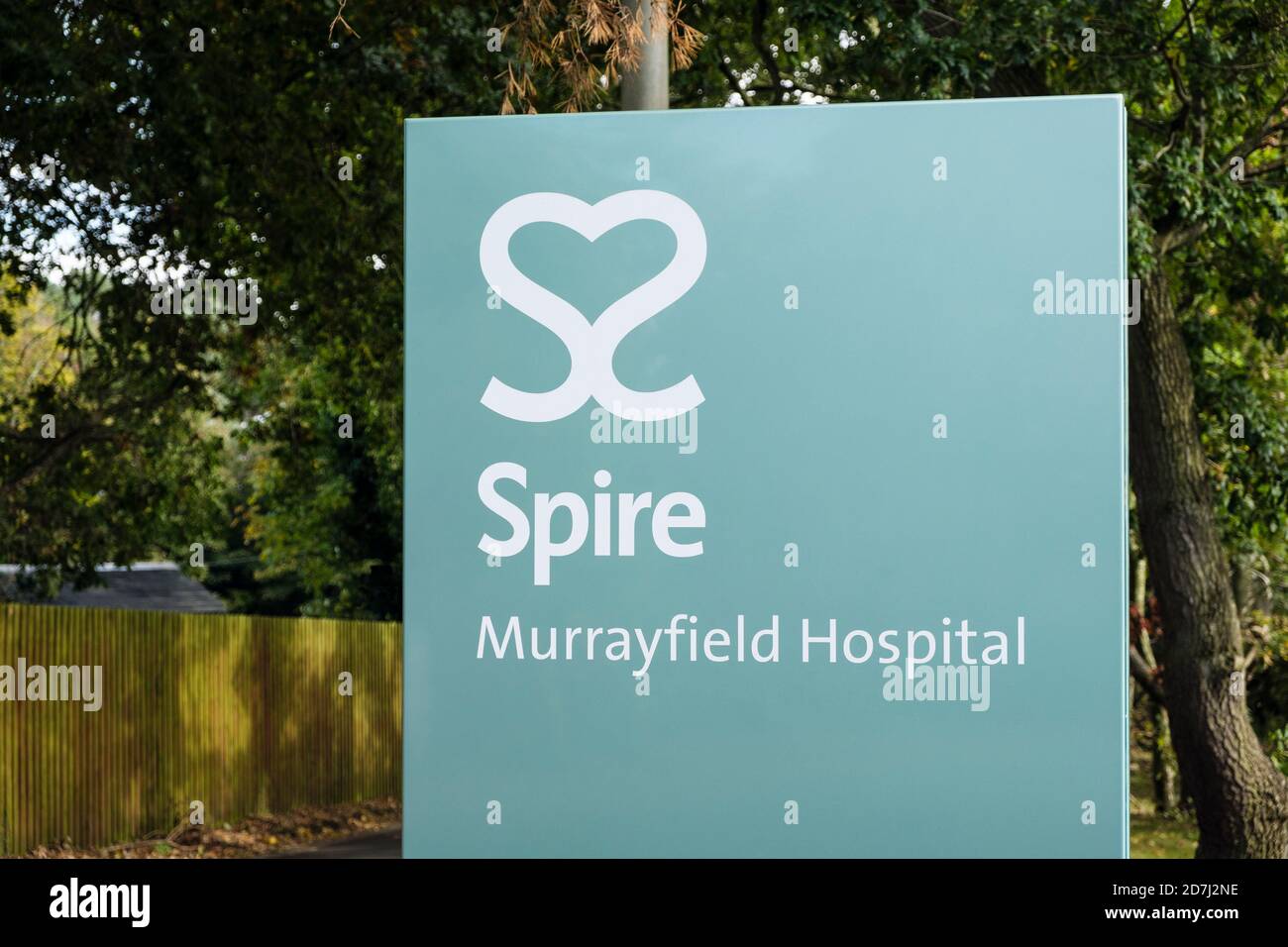 Schild für Murrayfield Hospital ein Spire private Gesundheitseinrichtung. Thingwall, Barnston, Wirral, England, Großbritannien Stockfoto