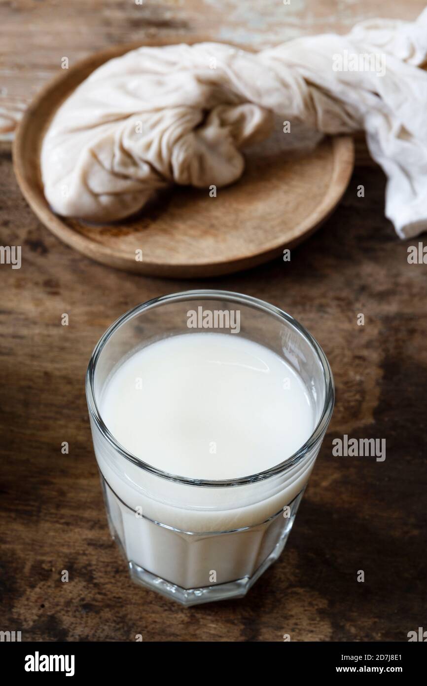 Ein Glas hausgemachter Reismilch Stockfoto