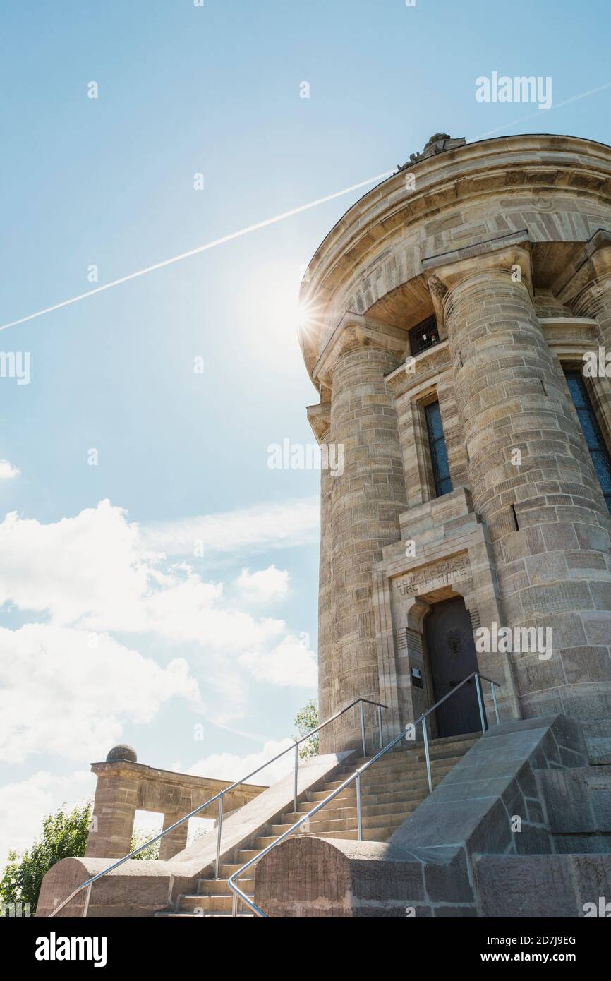 Deutschland, Thüringen, Eisenach, Sonne über dem Burschenschaftsdenkmal Stockfoto