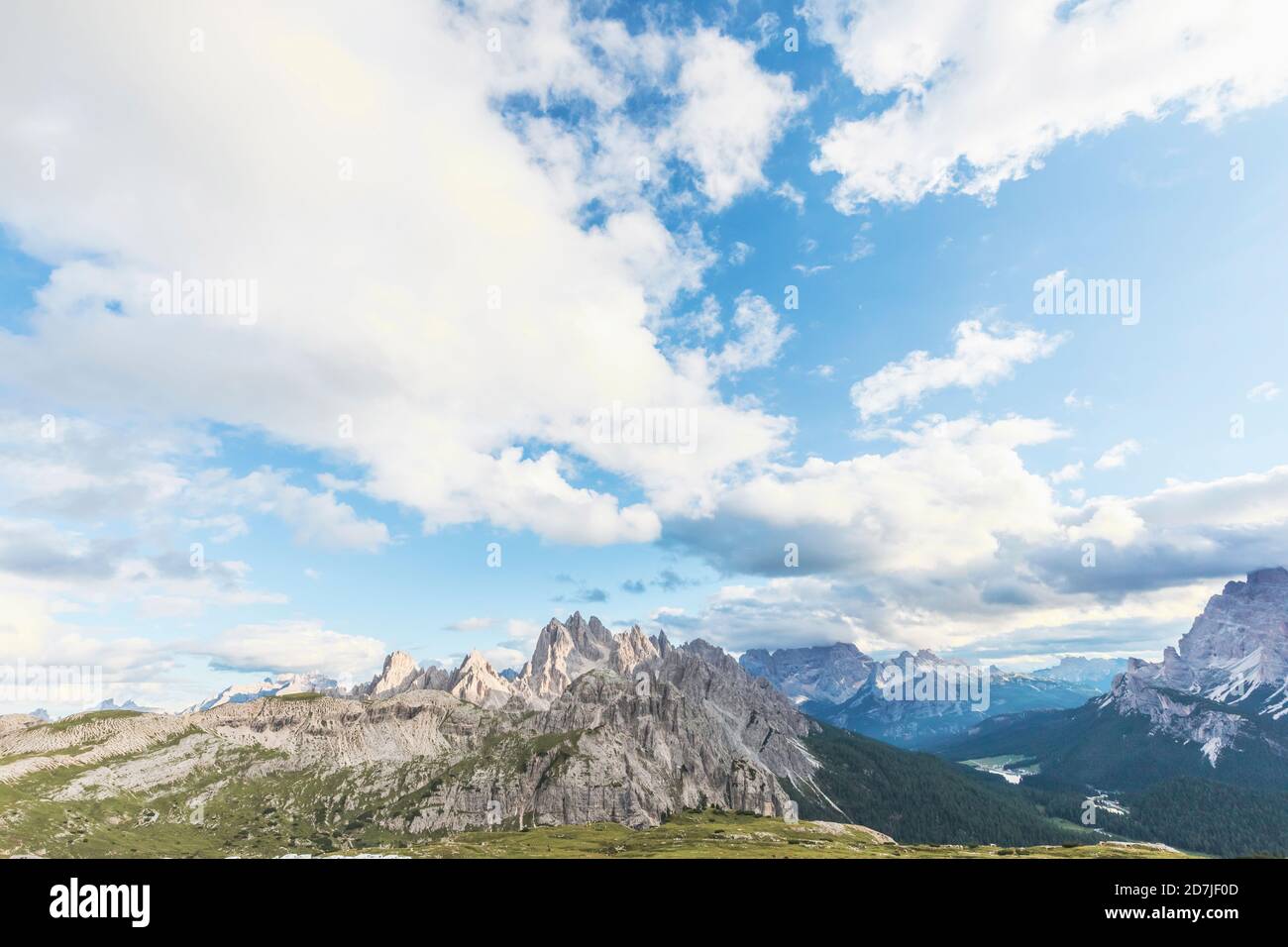 Idyllische Aufnahme von felsigen Bergen von Sexten Dolomiten, Dolomiten, Südtirol, Italien Stockfoto