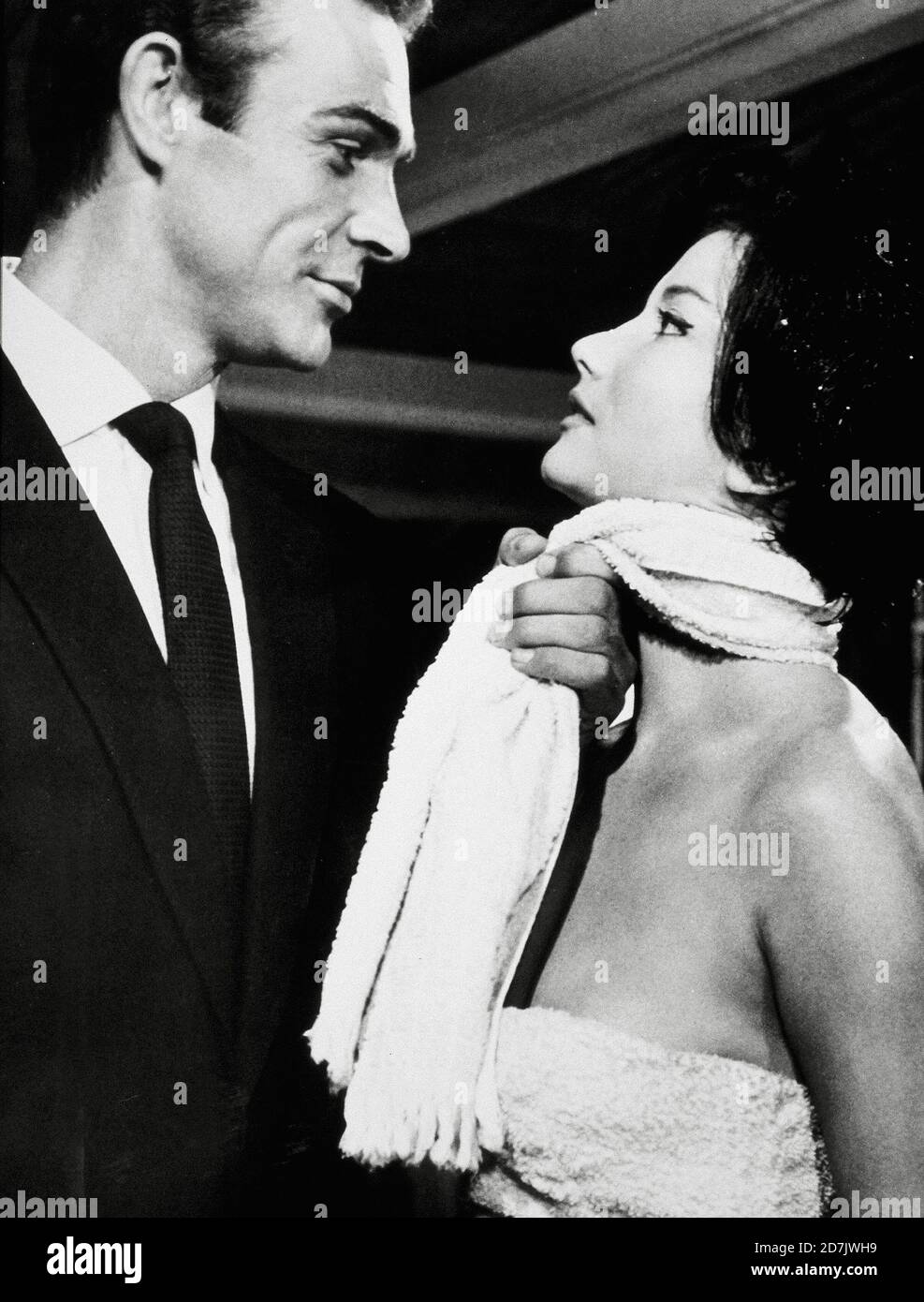 James Bond Film Retrospektive / Studio Publicity Still: 'Dr. No,' Sean Connery, Zena Marshall (1962) United Artists / File Reference # 34000-566THA Stockfoto
