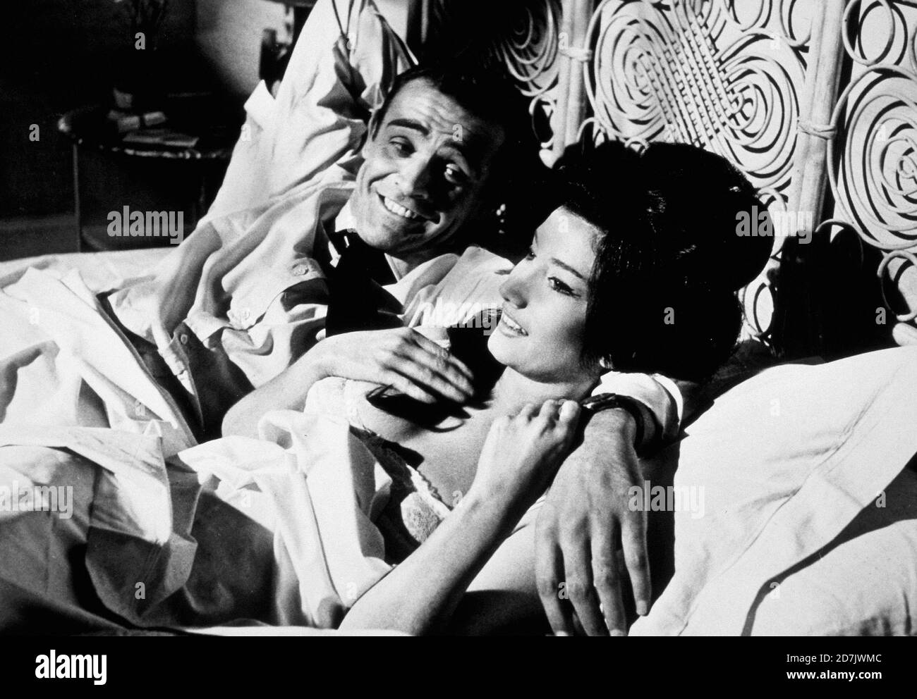 James Bond Film Retrospektive / Studio Publicity Still: 'Dr. No,' Sean Connery, Zena Marshall (1962) United Artists / File Reference # 34000-661THA Stockfoto
