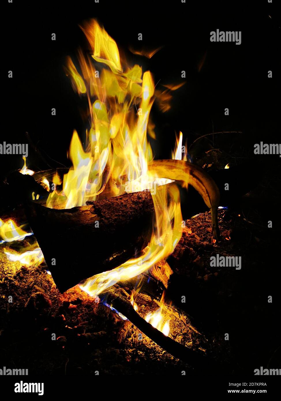 Heiße Banane. Vorbereitet auf das Feuer. Stockfoto