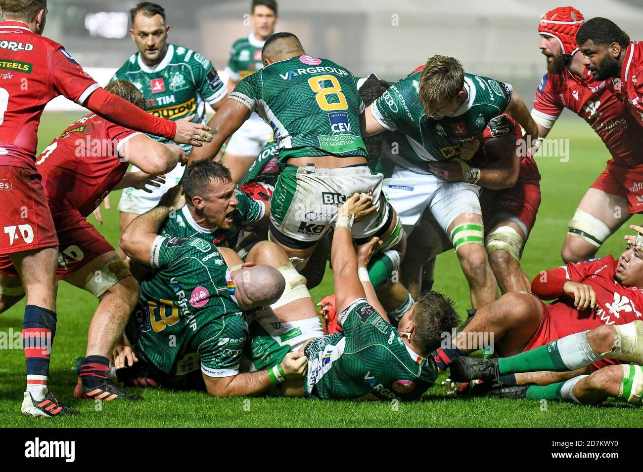 Stadio Comunale di Monigo, Treviso, Italien, 23 Oct 2020, Benetton Treviso Scrum abgestürzt während Benetton Treviso vs Scarlets Rugby, Rugby Guinness Pro 14 Spiel - Credit: LM/Ettore Griffoni/Alamy Live News Stockfoto