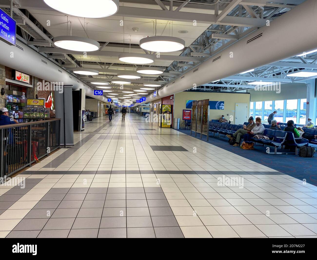 St. Louis, MO/USA - 10/4/20: Der innere Gate-Bereich am St. Louis International Airport STL. Stockfoto