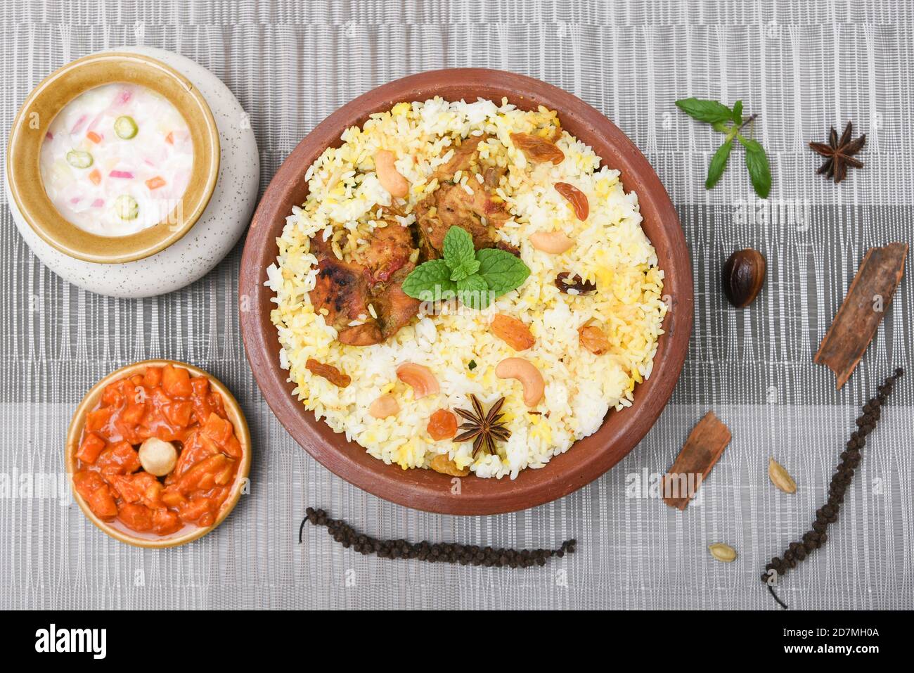 Huhn Biryani biriyani mit Basmati-Reis. Indische Reis Lebensmittel ...