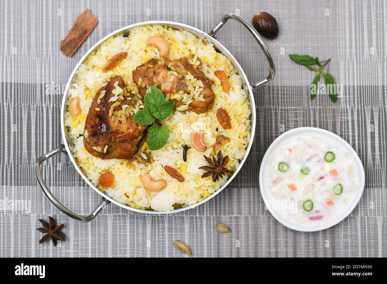 Huhn Biryani biriyani mit Basmati-Reis. Indische Reis Lebensmittel ...