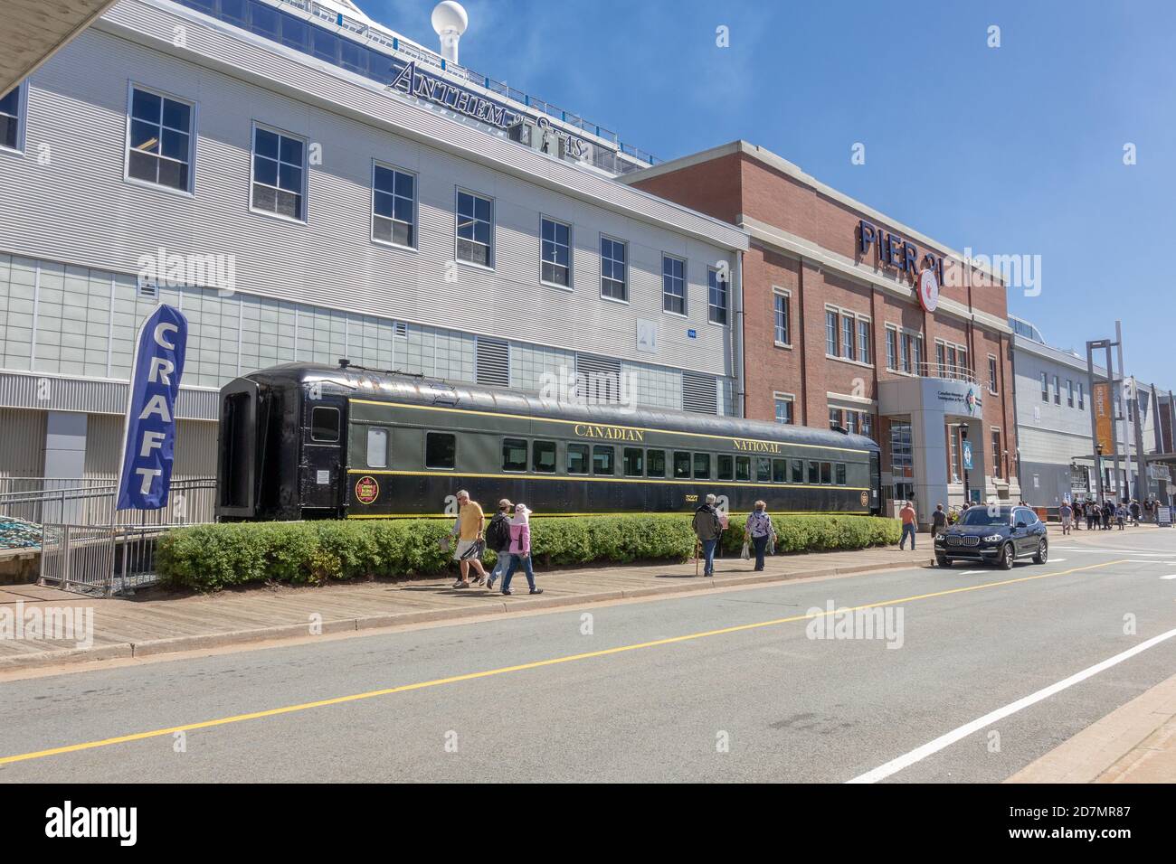 Das Canadian Museum Of Immigration Am Pier 21 In Halifax Nova Scotia Kanada EINE historische Vintage Canadian National Railway Carriage Auto Draußen Stockfoto