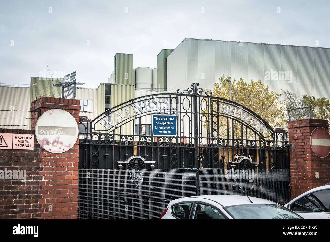 Watneys Brewery Gates, The Stag Brewery, Mortlake, London, Großbritannien Stockfoto