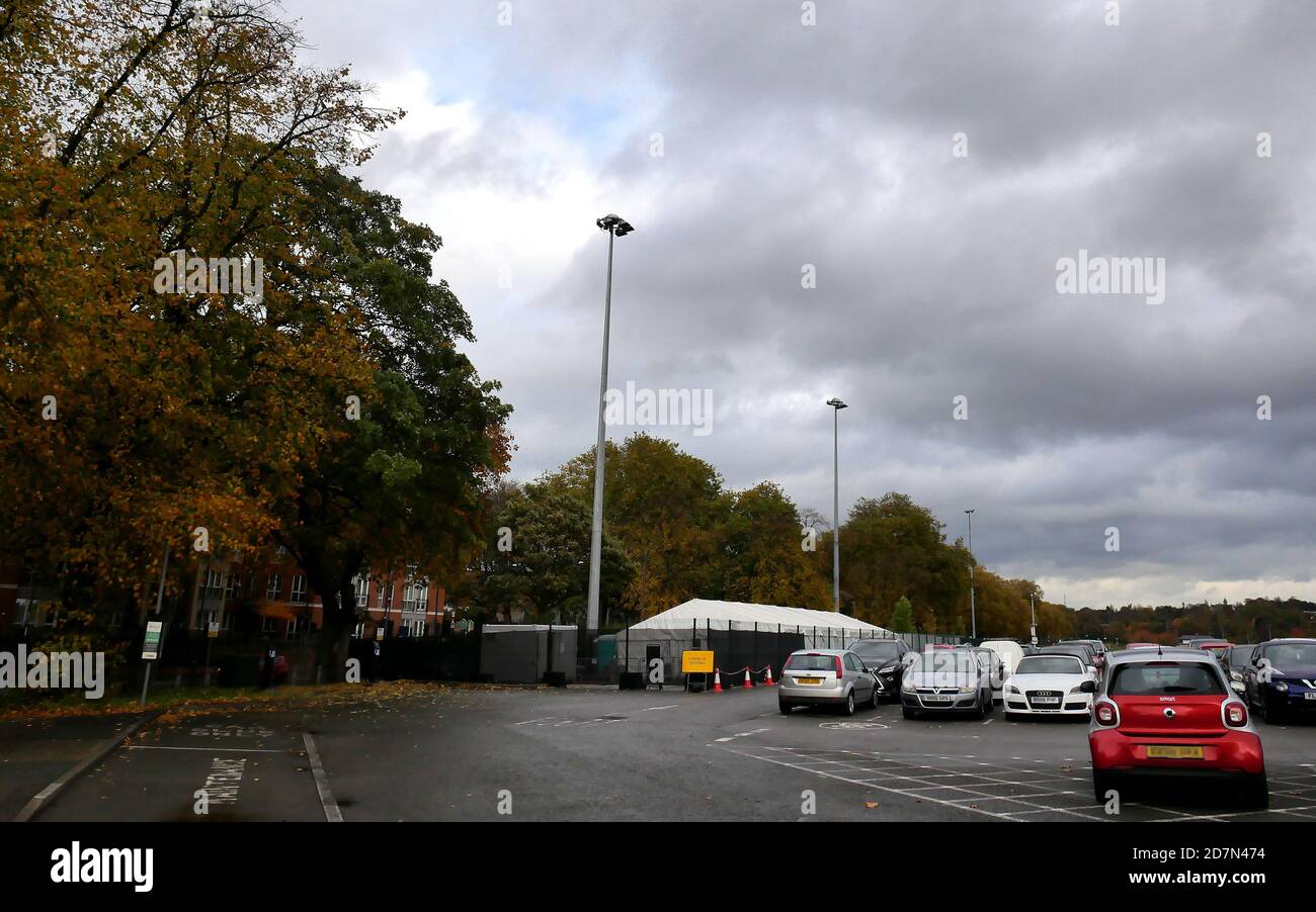 Ein Covid-19 Testzentrum im Forest Fields Park and Ride in Nottingham, Großbritannien am Freitag, 23. Oktober 2020. Stockfoto