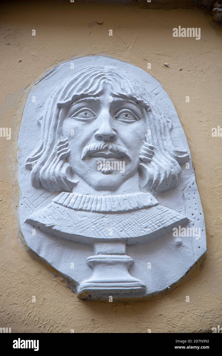 Sankt Petersburg, Russland - 23. Oktober 2020: John Lennon Street, Straße den Beatles gewidmet, modernes Denkmal. Art-Center 'Puschkinskaja 10' Stockfoto