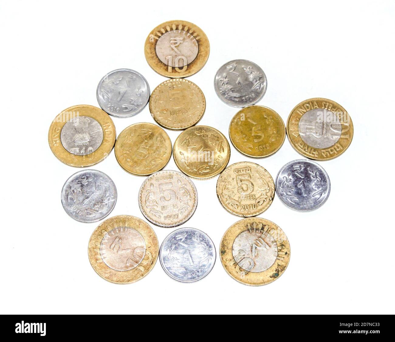 Indische zirkulierende Münzsammlung auf isolierendem weißen Hintergrund. Stockfoto