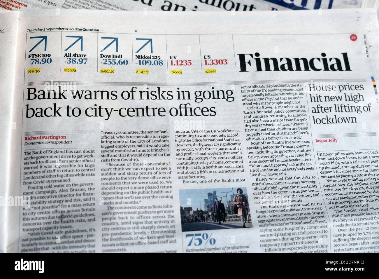 Guardian Zeitung Überschrift Financial Seite Artikel "Bank warnt vor Risiken Zurück zu den Büros im Stadtzentrum am 3. September 2020 in London England GB Stockfoto