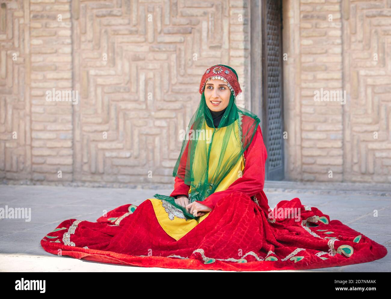 Kashan, Iran, 25. April 2019: iranische Frau in traditionellem Outfit Stockfoto