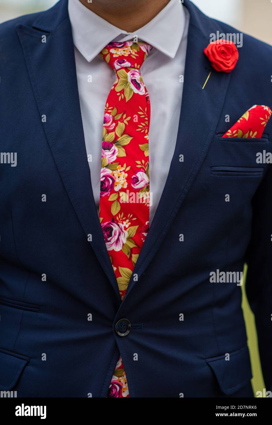 Nahaufnahme eines Mannes mit Anzug und Krawatte Stockfoto