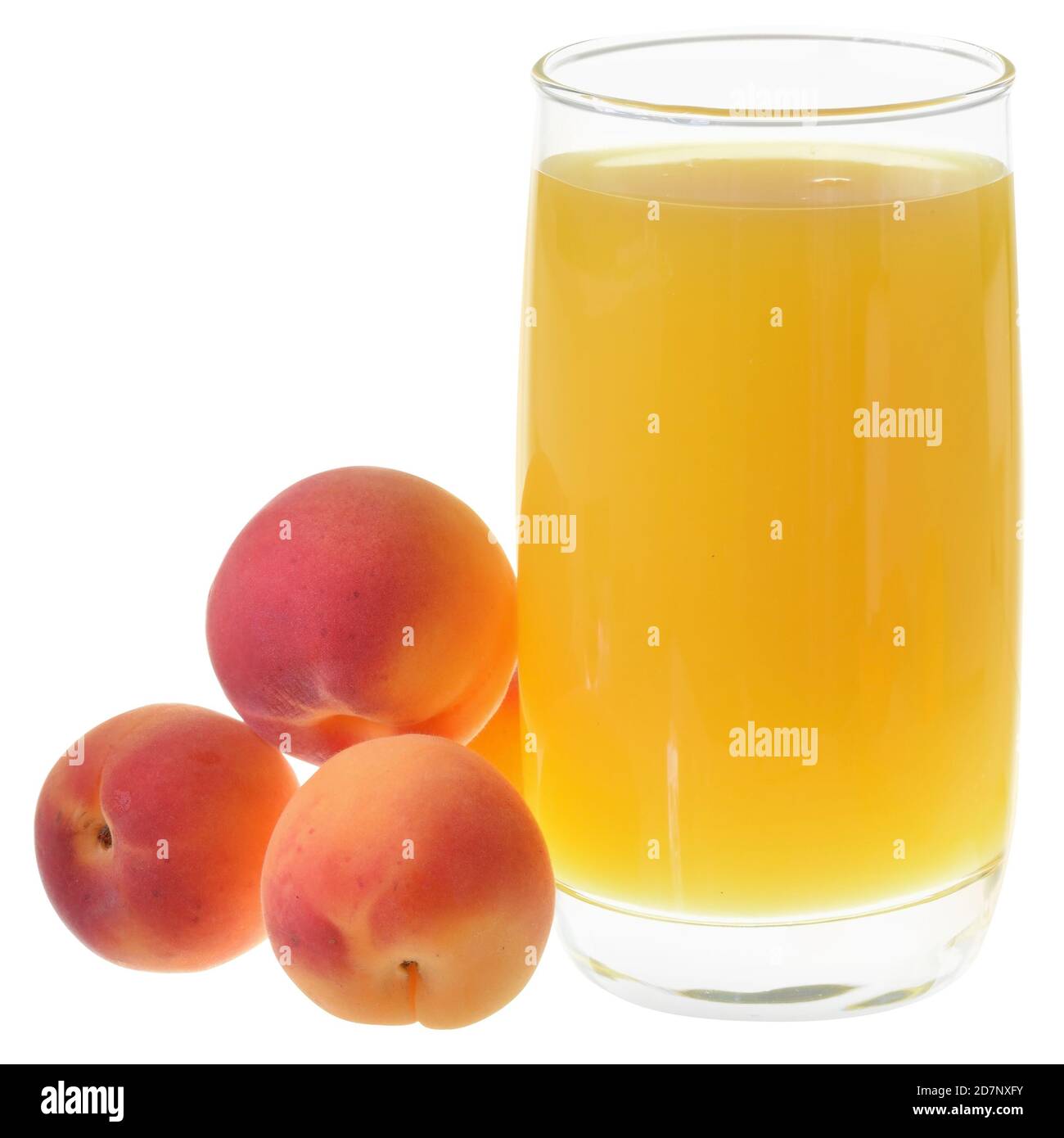 Aprikosensaft isoliert auf weißem Hintergrund. Stockfoto