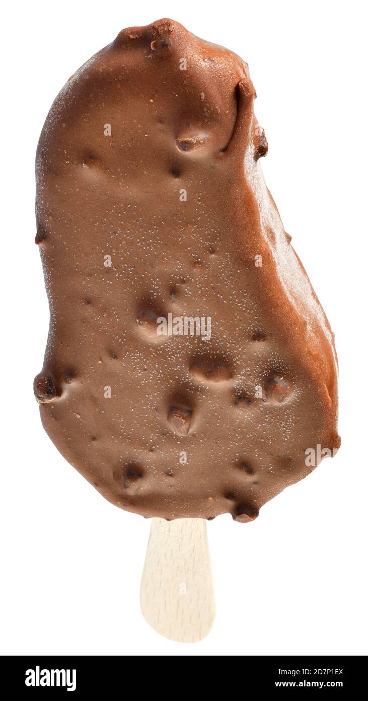 Eis auf einem Stock mit dunkler Schokoladenglasur isoliert bedeckt Stockfoto