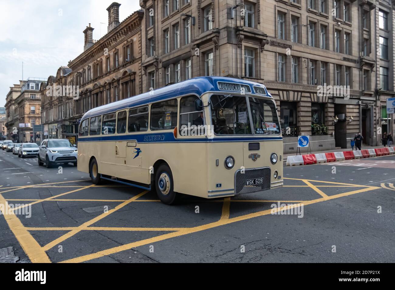 Glasgow, Schottland, Großbritannien. Oktober 2020. Vintage Busse von Glasgow Vintage Vehicle Trust fahren am Centre Circle Day auf einer Rundstrecke durch das Stadtzentrum. Kredit: Skully/Alamy Live Nachrichten Stockfoto