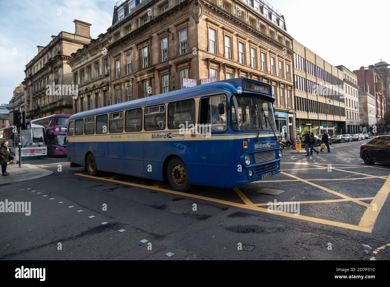 Glasgow, Schottland, Großbritannien. Oktober 2020. Vintage Busse von Glasgow Vintage Vehicle Trust fahren am Centre Circle Day auf einer Rundstrecke durch das Stadtzentrum. Kredit: Skully/Alamy Live Nachrichten Stockfoto