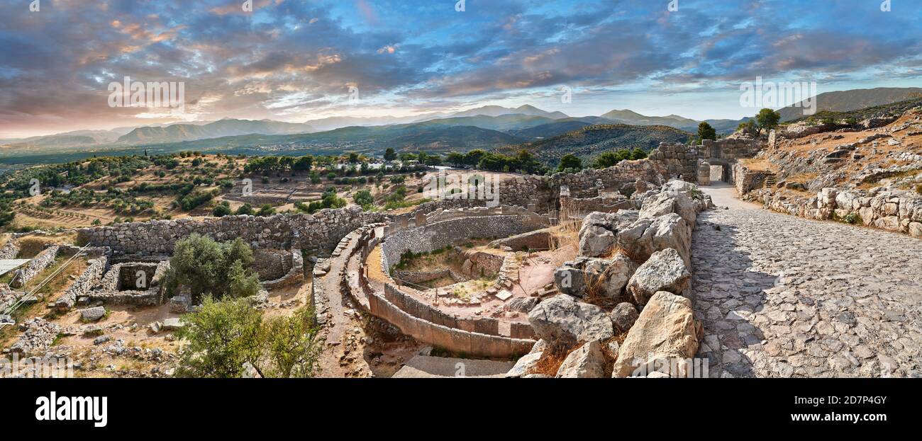 Antikes griechisches Grab Kreis EINE Ruinen Begräbnisstätte, Mycenae Necropolis Archäologische Stätte, Stockfoto