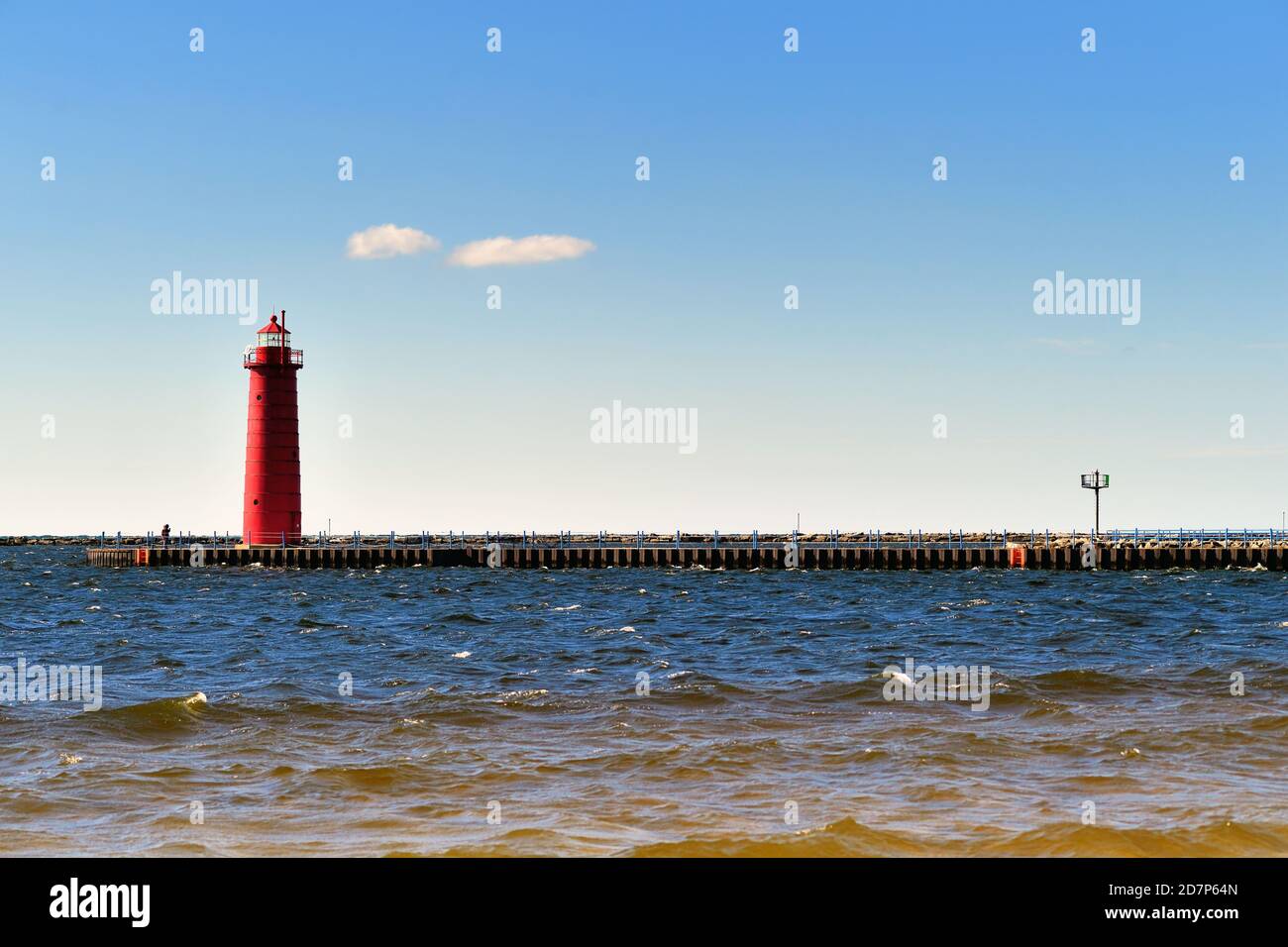 Muskegon, Michigan, USA. Das Muskegon Pier Light oder das Muskegon South Pier Light ist ein aktiver Leuchtturm am Lake Michigan. Stockfoto