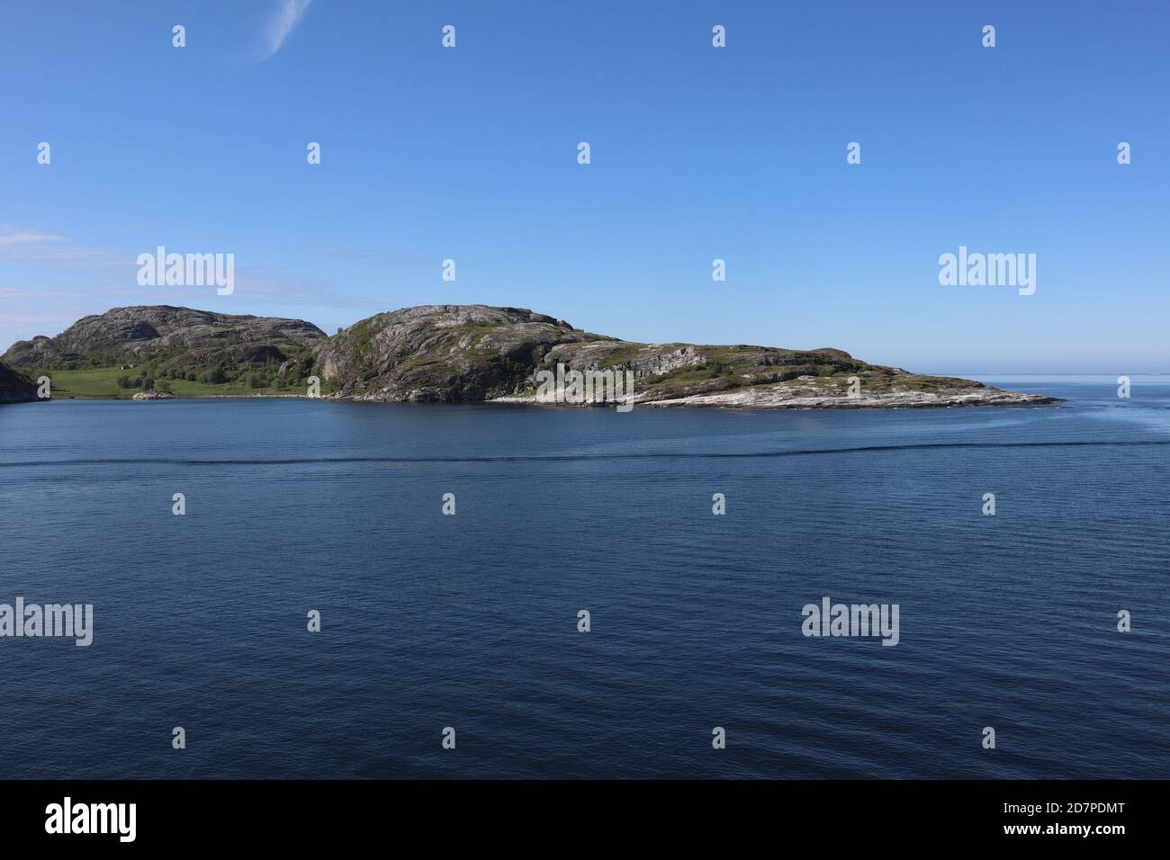 Felsen im Meer, Inseln in Norwegen Stockfoto