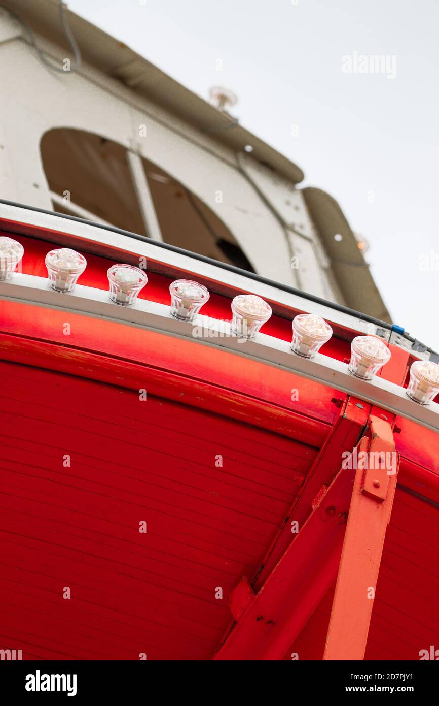 Nahaufnahme des Helter Skelter auf dem Pier in Clacton on Sea, Essex Stockfoto
