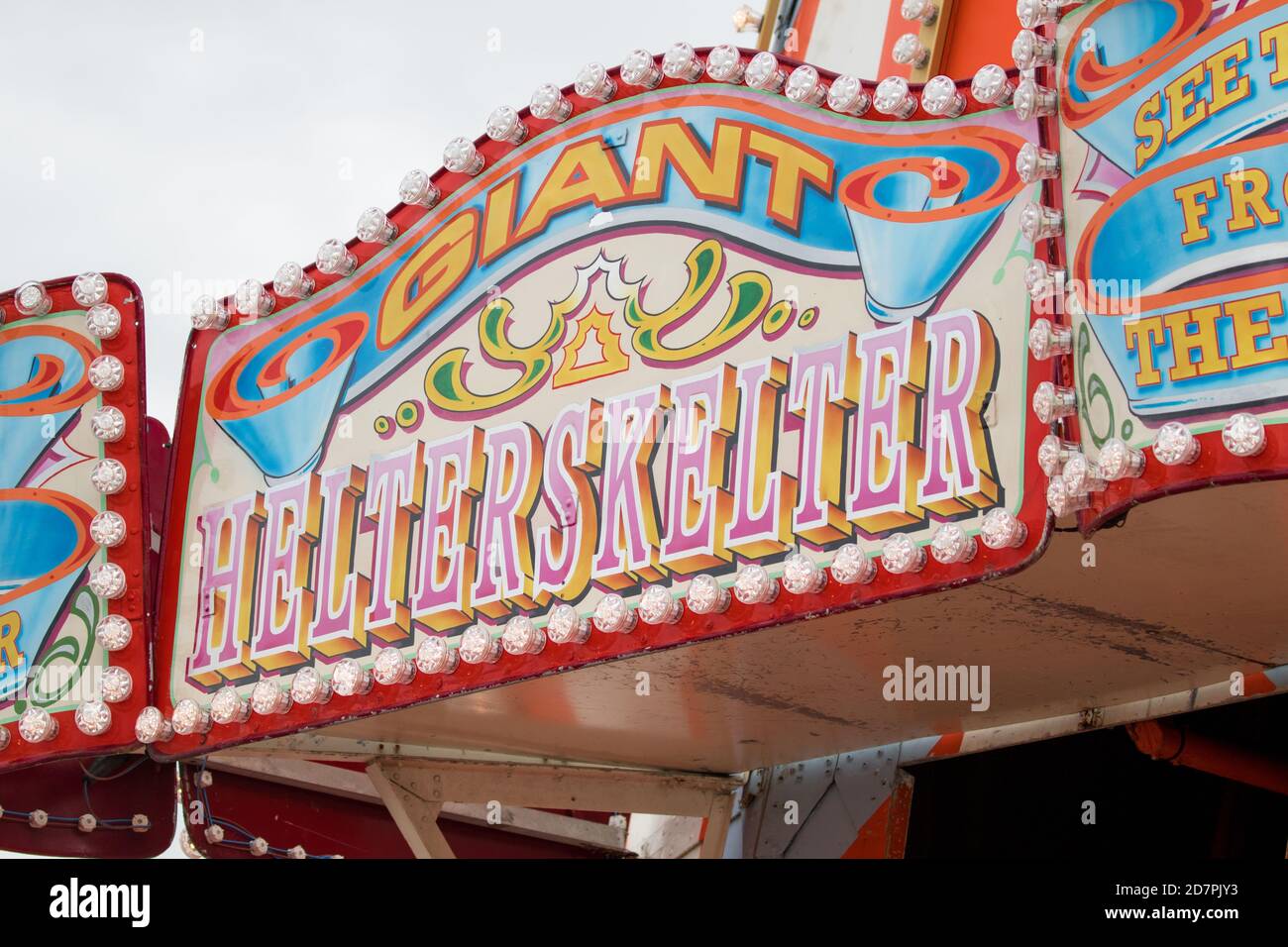 Nahaufnahme des Helter Skelter auf dem Pier in Clacton on Sea, Essex Stockfoto