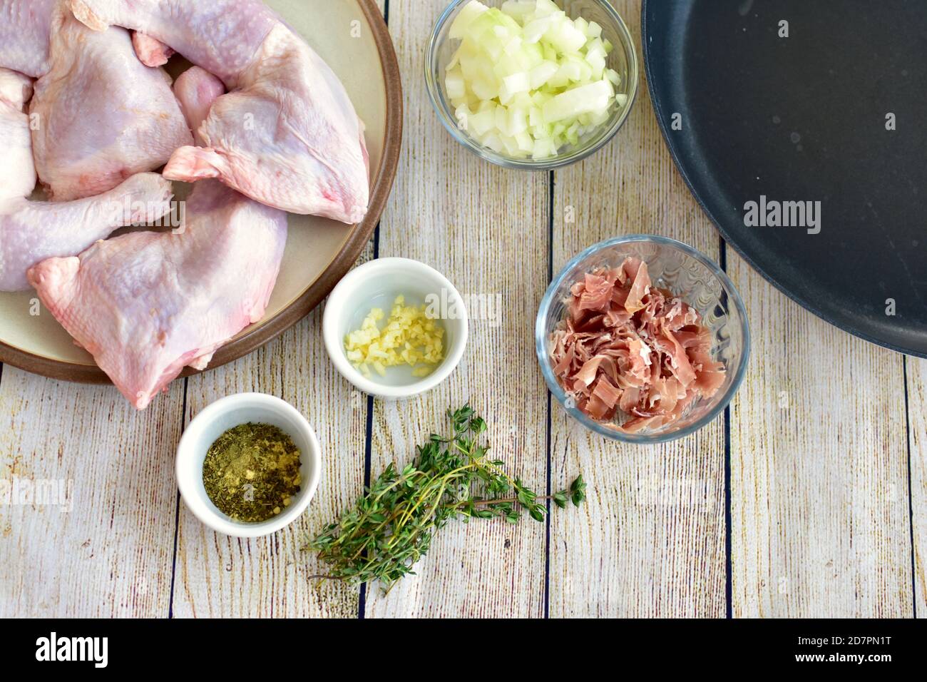 Gemessene und gewürfelte frische Zutaten bereit für die Zubereitung Gourmet Delicious Hausgemachte Eintöpfe für Familienessen Stockfoto