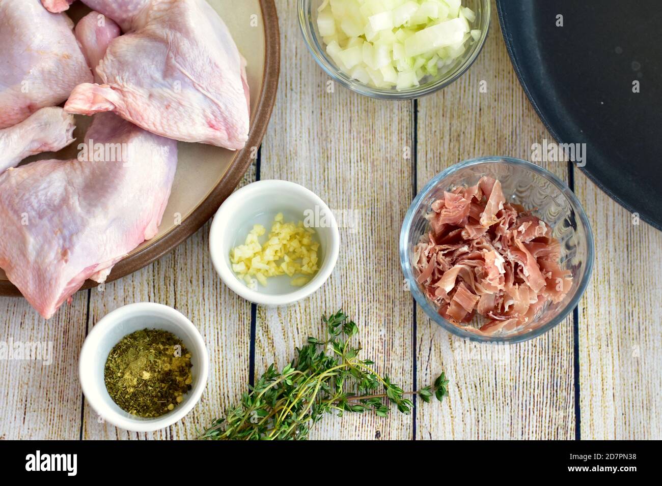 Gemessene und gewürfelte frische Zutaten bereit für die Zubereitung Gourmet Delicious Hausgemachte Eintöpfe für Familienessen Stockfoto