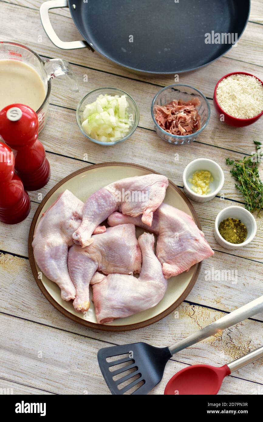 Gemessene und gewürfelte frische Zutaten bereit für die Zubereitung Gourmet Delicious Hausgemachte Eintöpfe für Familienessen Stockfoto