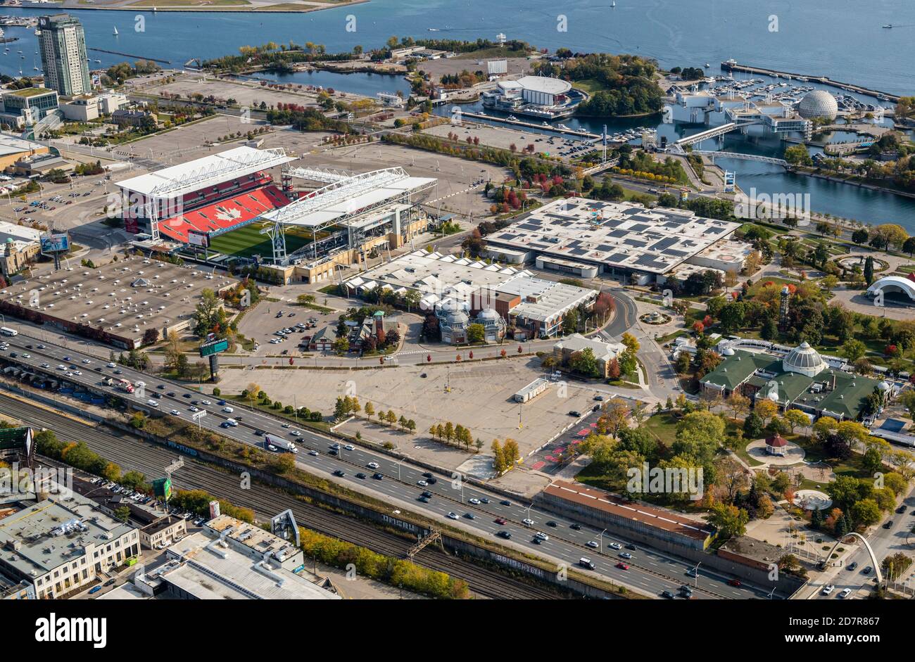 Luftaufnahme des Exhibition Place und des Ontario Place, Toronto. Stockfoto