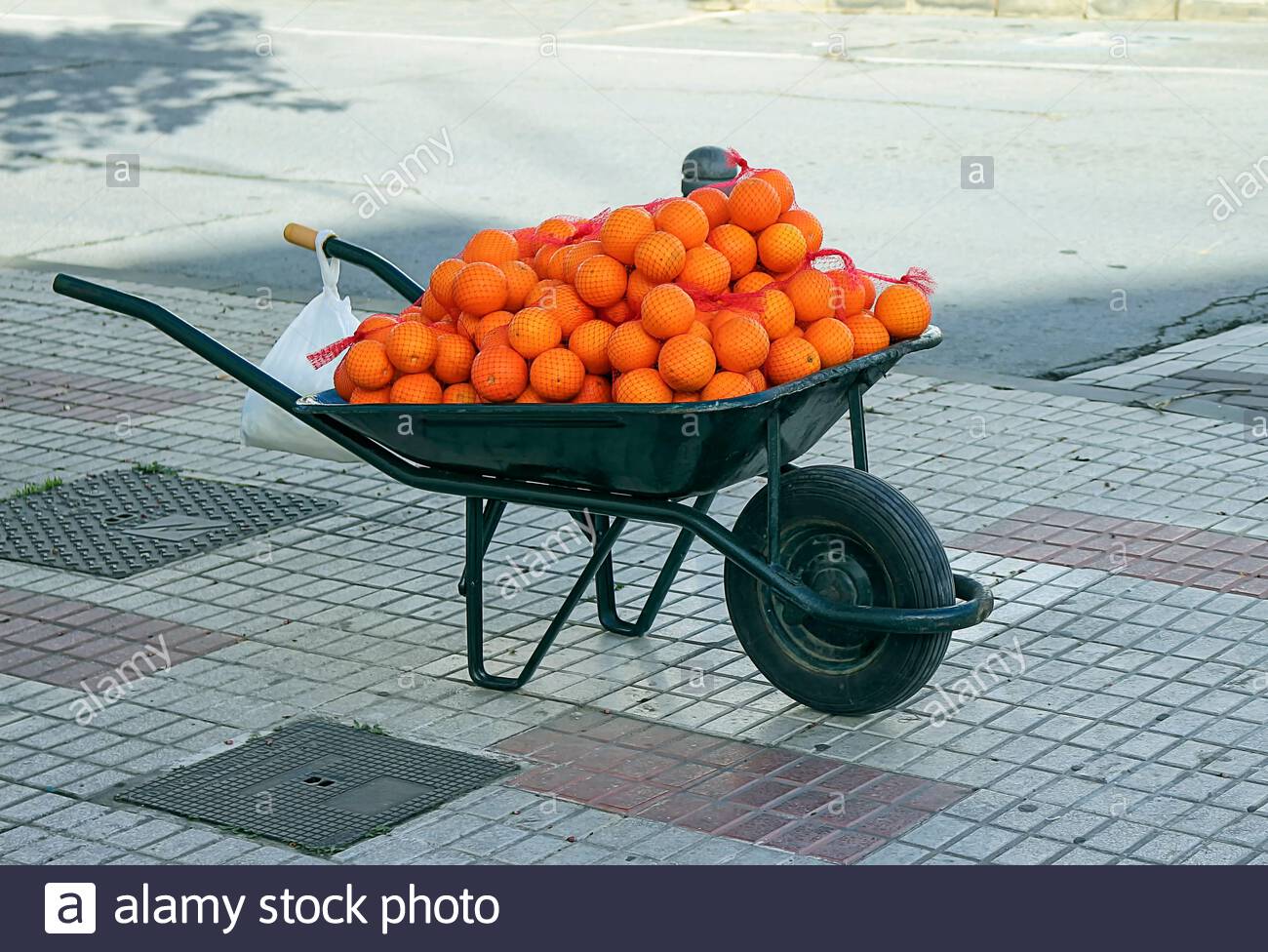 Schubkarren Verkauf Stockfotos Und Bilder Kaufen Alamy