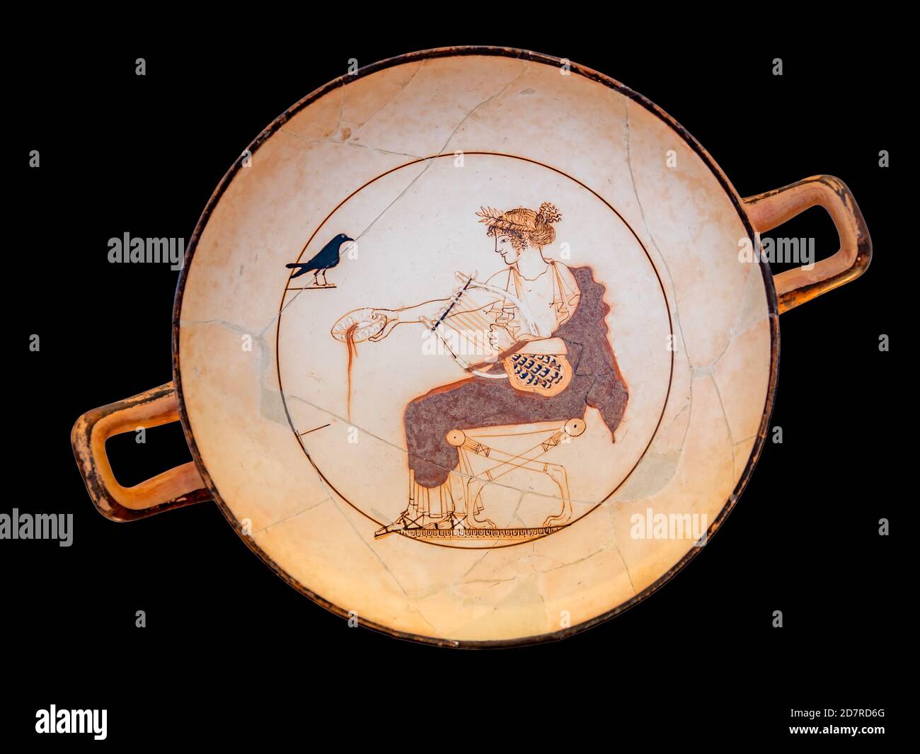 Delphi, Griechenland - Oktober 04 2020: Eine antike griechische Platte im Delphi Museum in Griechenland Stockfoto