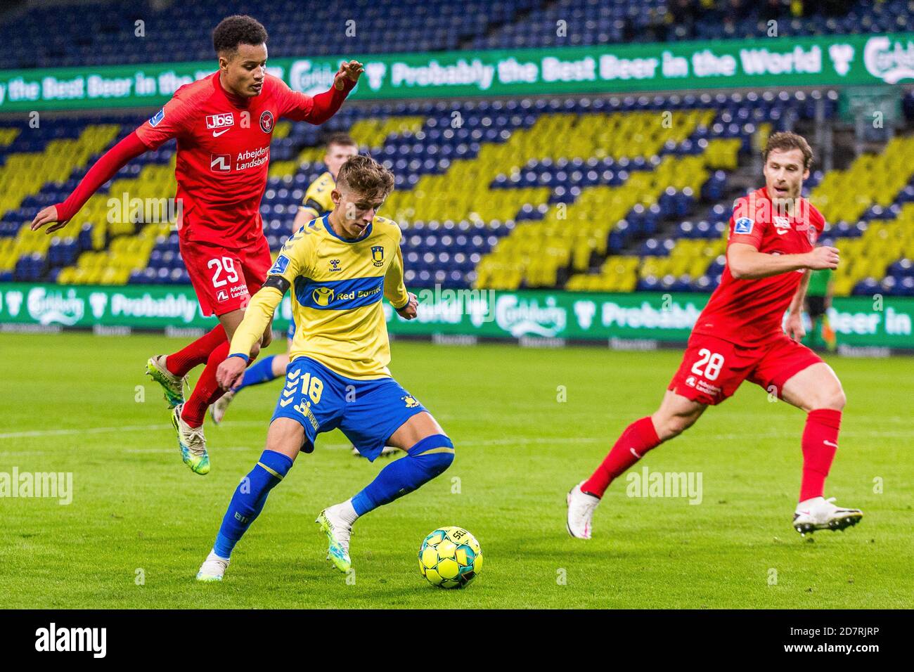 Broendby, Dänemark. Okt. 2020. Jesper Lindstroem (18) von Broendby, WENN er während des 3F Superliga-Spiels zwischen Broendby IF und FC Midtjylland im Broendby Stadion in Broendby gesehen wurde. (Foto Kredit: Gonzales Foto/Alamy Live News Stockfoto