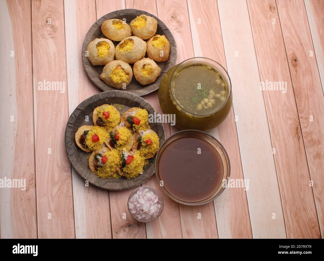 Bombay Chat Essen Golgappa/Panipuri und sev-poori Stockfoto
