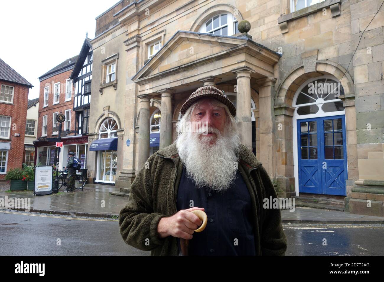 Ken 'der Bart' in Ludlow. Mann mit langem weißen Bart Großbritannien, 2020 Stockfoto