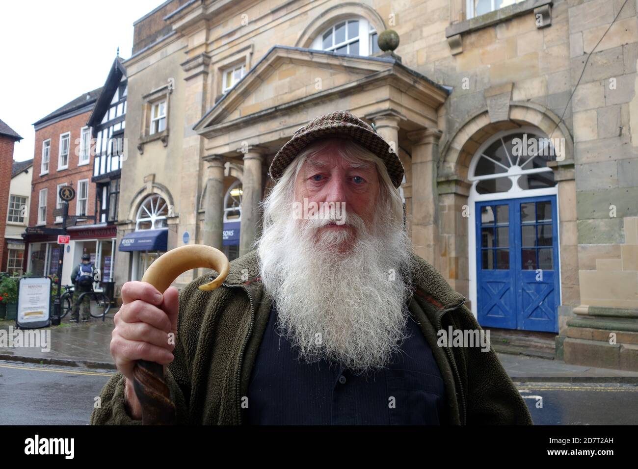 Ken 'der Bart' in Ludlow. Mann mit langem weißen Bart Großbritannien, 2020 Stockfoto