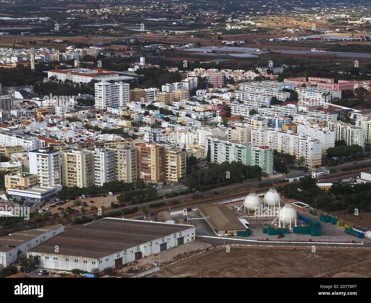 Luftaufnahme der Stadt faro an der Algarve Portugal nähert sich dem Flughafen Stockfoto