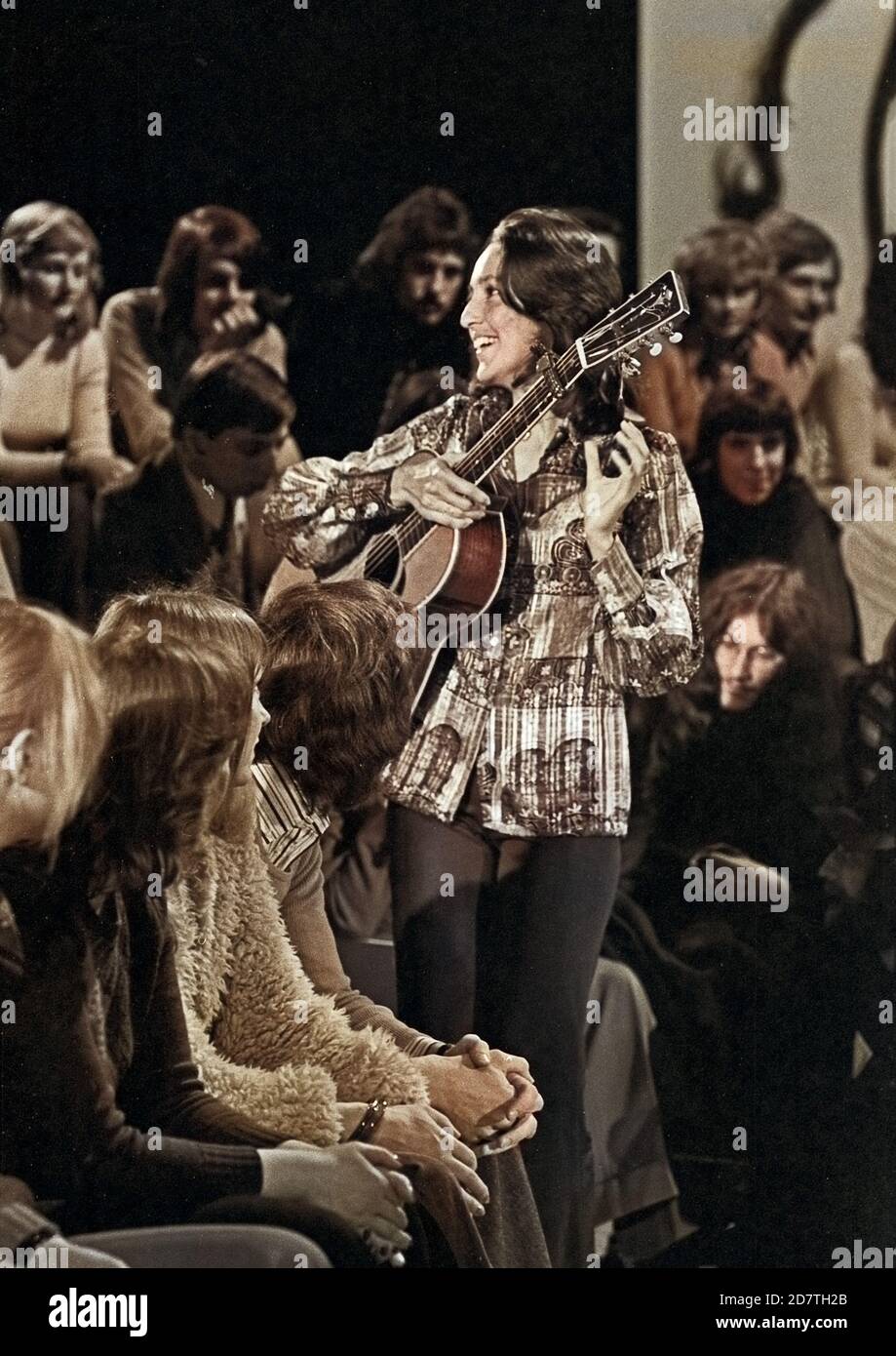 Joan Baez, amerikanische Folk-Sängerin, Bürgerrechtlerin und Pazifistin Joan Baez, Deutschland Anfang 1970er Jahre. US-Folksänger, Songwriter und Bürgerrechtler Joan Baez, Deutschland Anfang der 1970er Jahre. Stockfoto