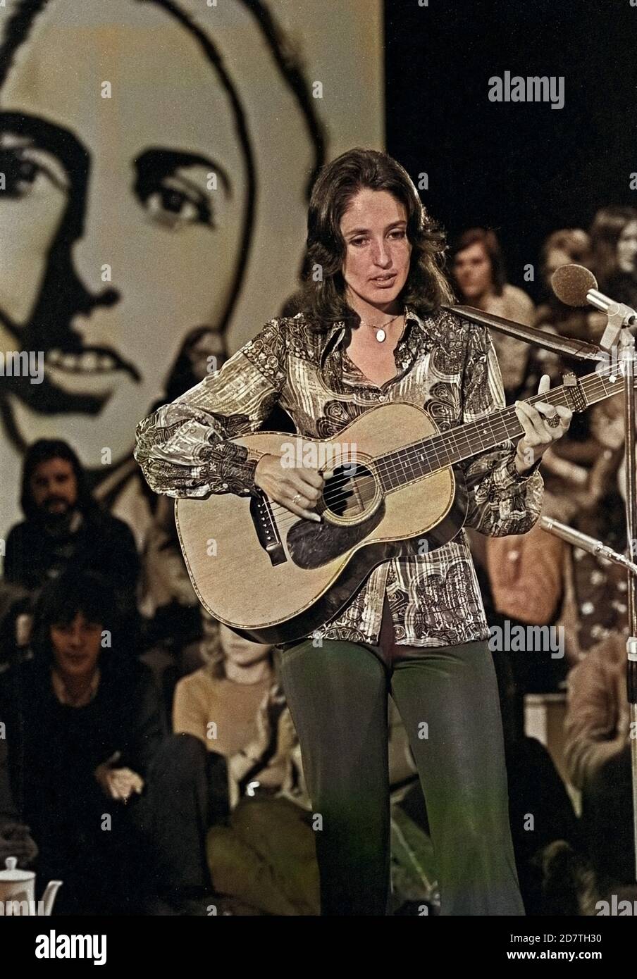 Joan Baez, amerikanische Folk-Sängerin, Bürgerrechtlerin und Pazifistin Joan Baez, Deutschland Anfang 1970er Jahre. US-Folksänger, Songwriter und Bürgerrechtler Joan Baez, Deutschland Anfang der 1970er Jahre. Stockfoto