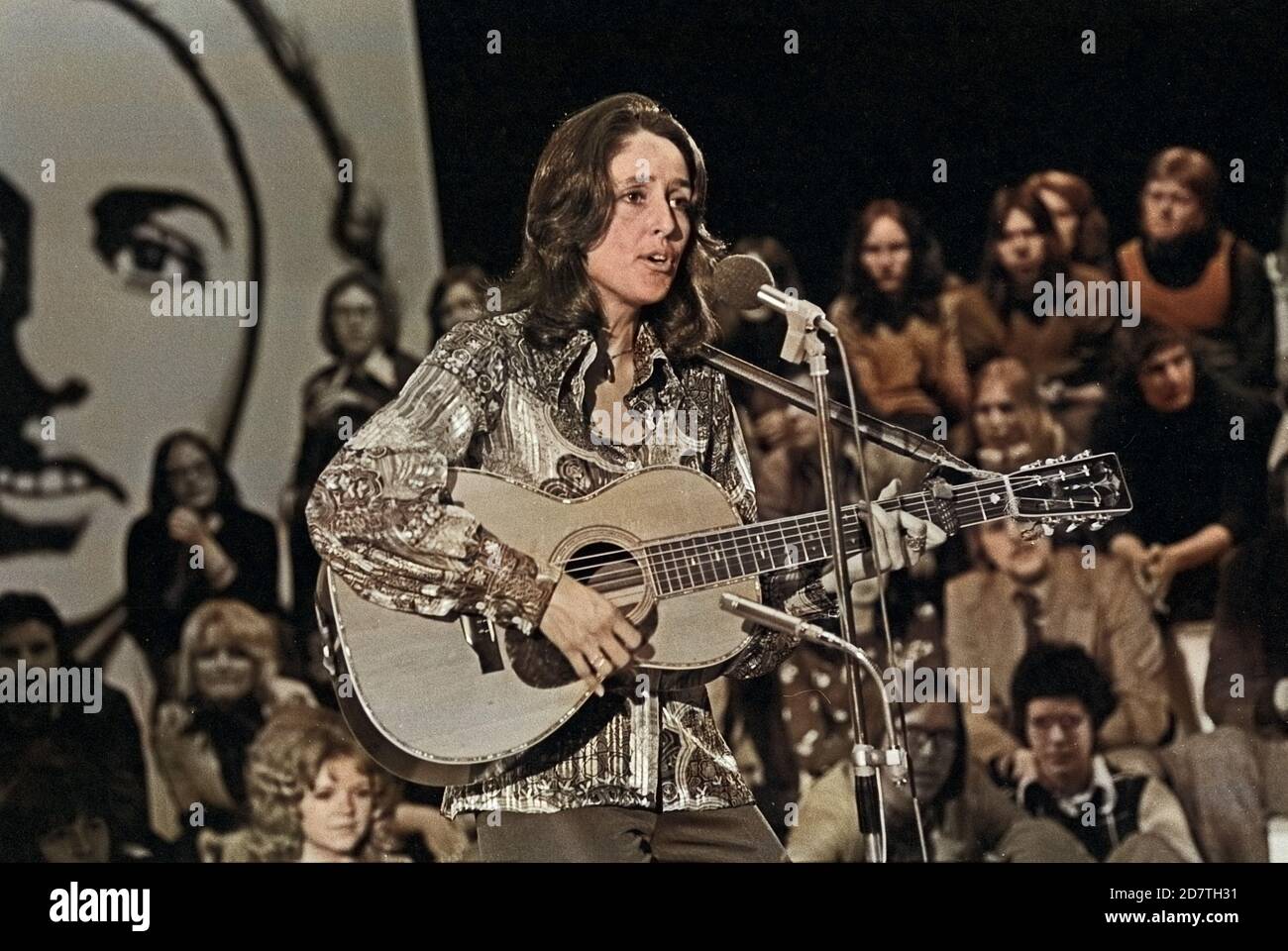 Joan Baez, amerikanische Folk-Sängerin, Bürgerrechtlerin und Pazifistin Joan Baez, Deutschland Anfang 1970er Jahre. US-Folksänger, Songwriter und Bürgerrechtler Joan Baez, Deutschland Anfang der 1970er Jahre. Stockfoto
