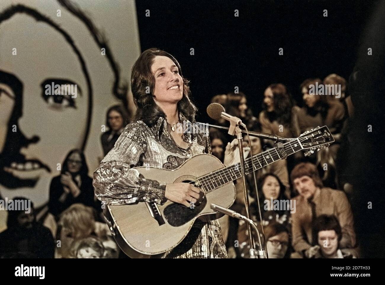 Joan Baez, amerikanische Folk-Sängerin, Bürgerrechtlerin und Pazifistin Joan Baez, Deutschland Anfang 1970er Jahre. US-Folksänger, Songwriter und Bürgerrechtler Joan Baez, Deutschland Anfang der 1970er Jahre. Stockfoto