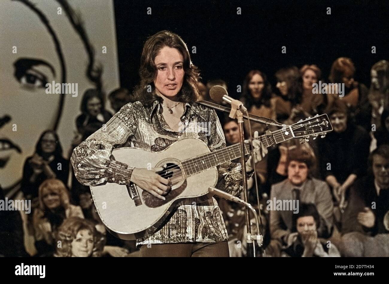Joan Baez, amerikanische Folk-Sängerin, Bürgerrechtlerin und Pazifistin Joan Baez, Deutschland Anfang 1970er Jahre. US-Folksänger, Songwriter und Bürgerrechtler Joan Baez, Deutschland Anfang der 1970er Jahre. Stockfoto