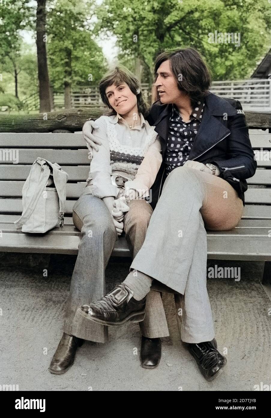 Mary Roos, deutsche Schlagersängerin, mit ihrem Ehemann Pierre Scardin, Deutschland um 1974. Schlagersängerin Mary Roos mit Ehemann Pierre Scardin, Deutschland um 1974. Stockfoto