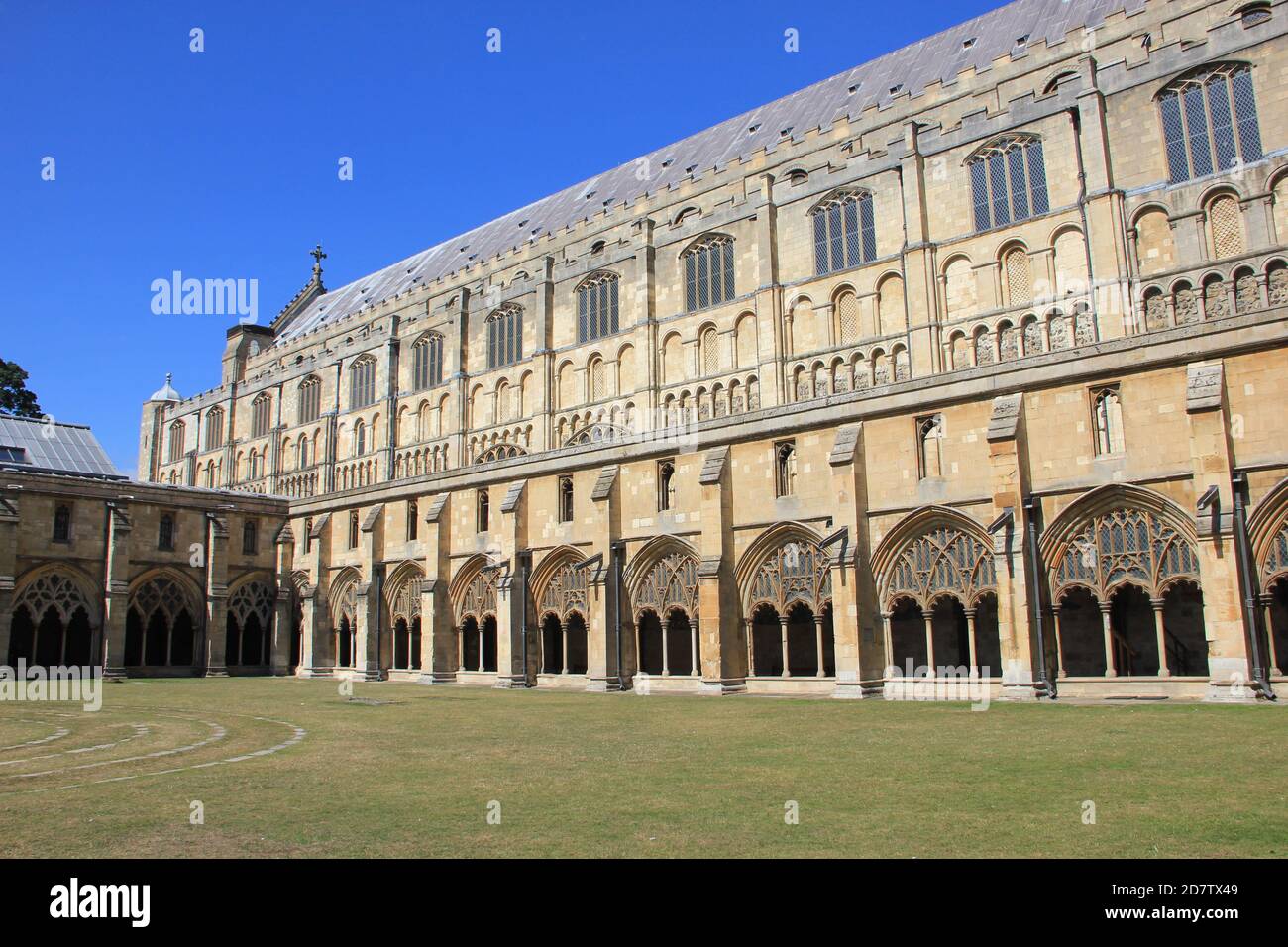 Norwich Cathedral Garden Blick auf die Klöster Stockfoto