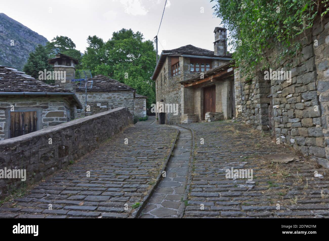 Tsepelovo Epirus, Old stone Village Street view, Griechenland, Europa Stockfoto