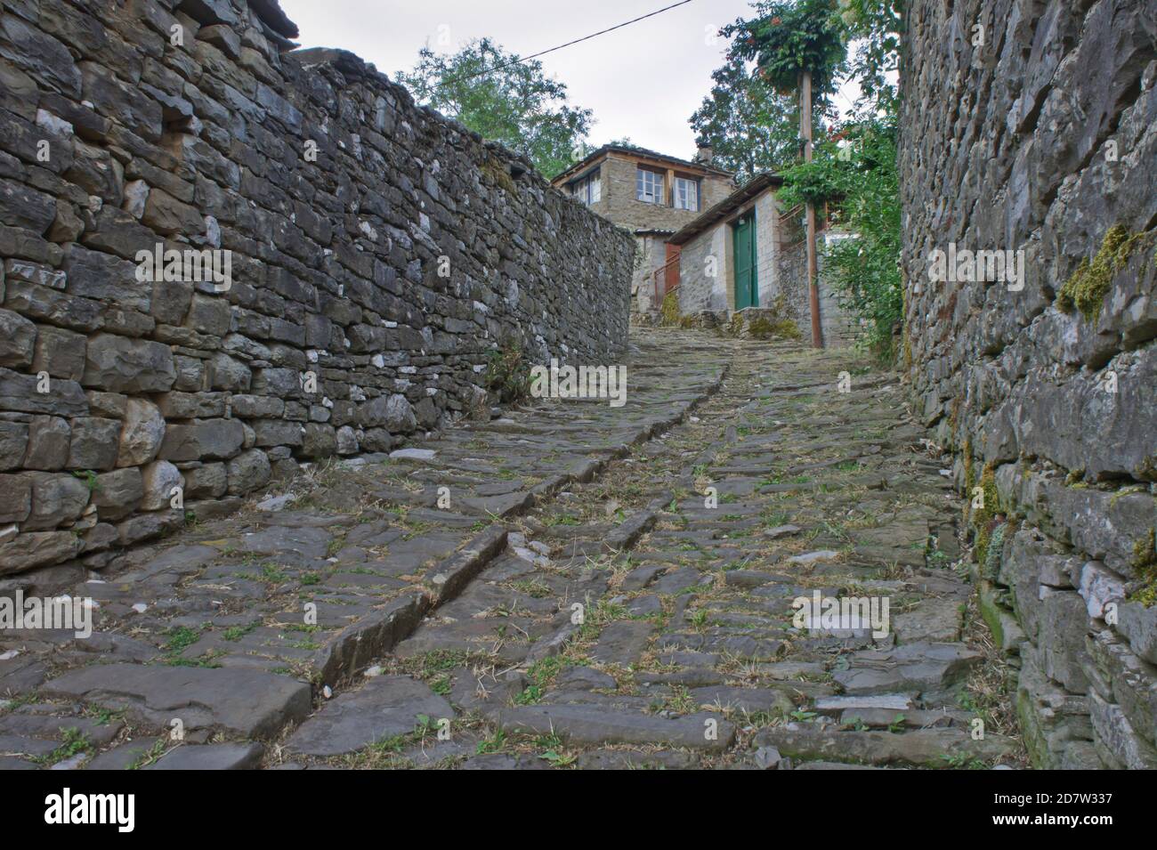 Tsepelovo Epirus, Old stone Village Street view, Griechenland, Europa Stockfoto